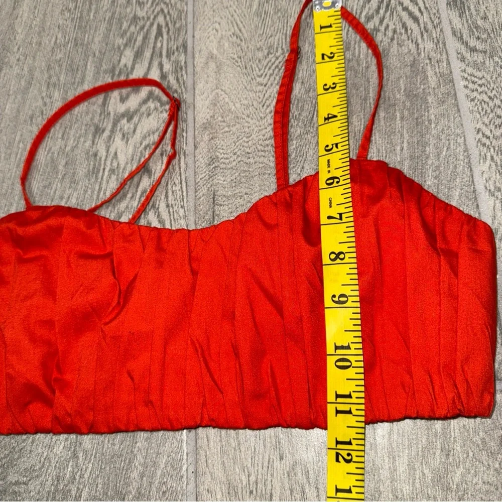 Abercrombie & Fitch Cropped Top Small‎ Orange Red Pleated Sweetheart Neckline